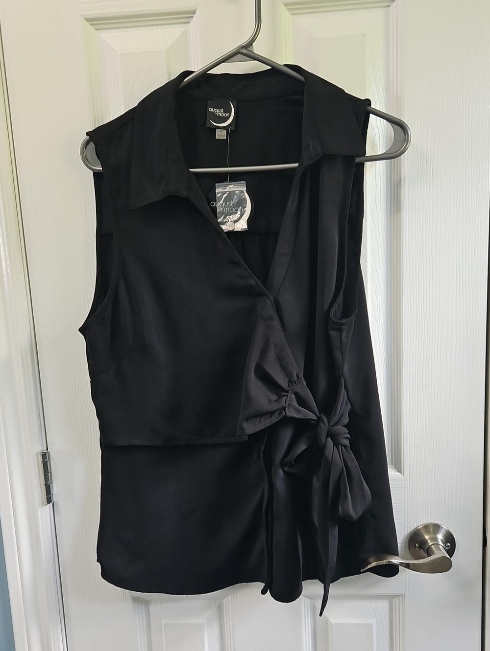 Ougust Moon Sleeveless Top Size Large Color Black